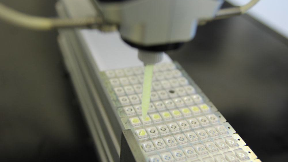 Encapsulado de LED con la tecnología de dosificación de ViscoTec Encapsulado de LED con la tecnología de dosificación de ViscoTec