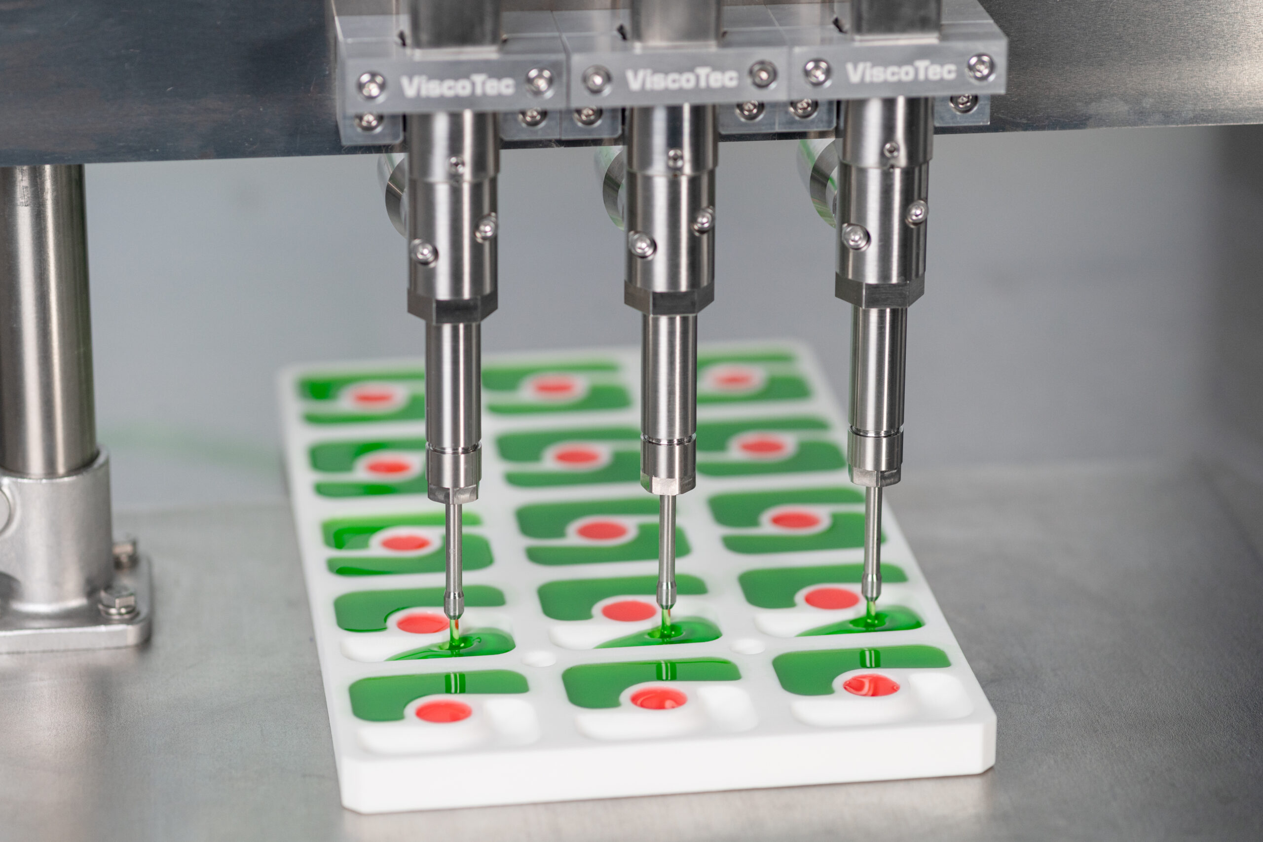 viscotec-fuellventile-abfuellen-waschmittelpods-005 Compact filling nozzles, such as those from ViscoTec, enable efficient processes in the smallest of mounting spaces