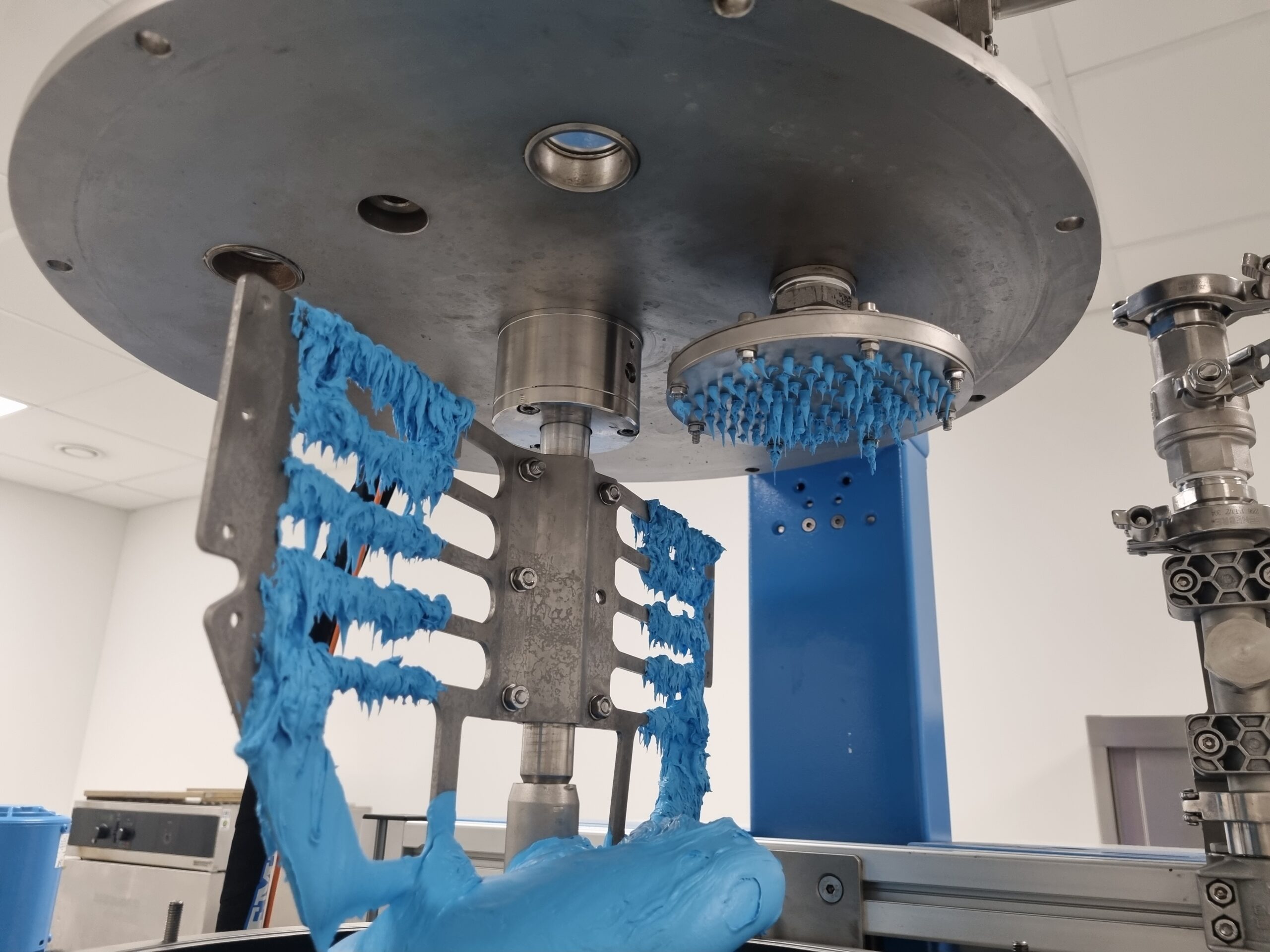 Material Distributor and Stirring Mechanism of the ViscoTreat-I Material Distributor and Stirring Mechanism of the ViscoTreat-I