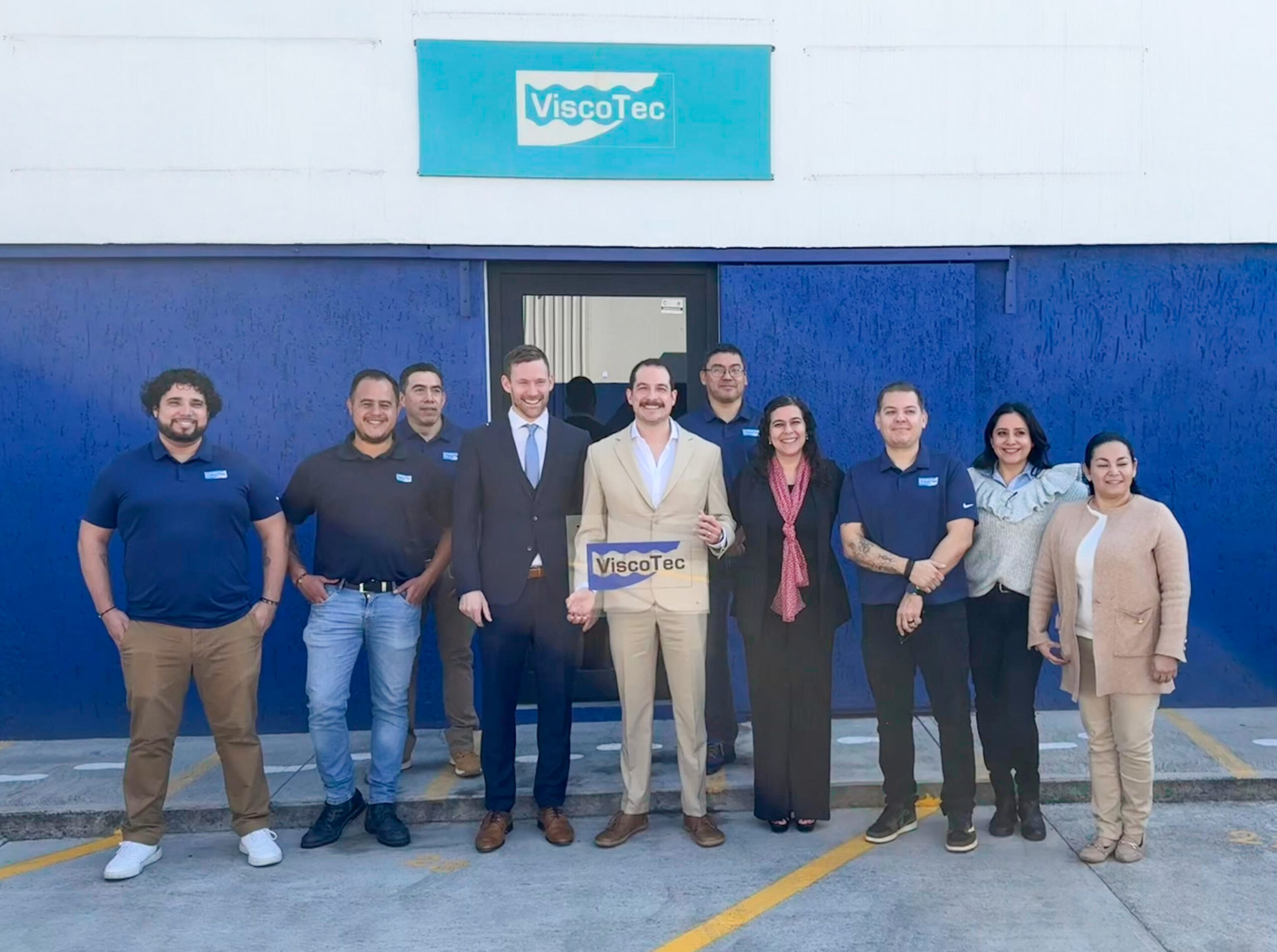 Part of the ViscoTec family: The ViscoTec Mexico team.